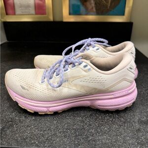 Women’s Ghost 15 size 7.5